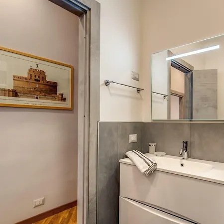 Via Del Pantheon Apartment *